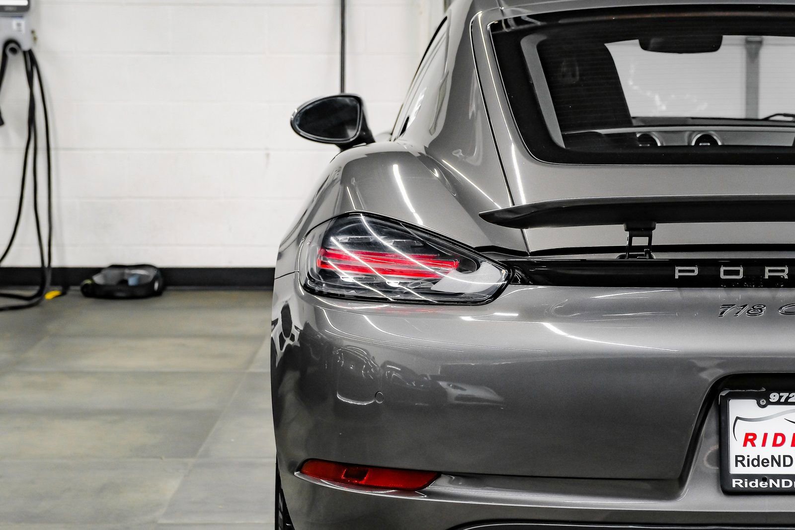 Used 2022 Porsche 718 Cayman image 46