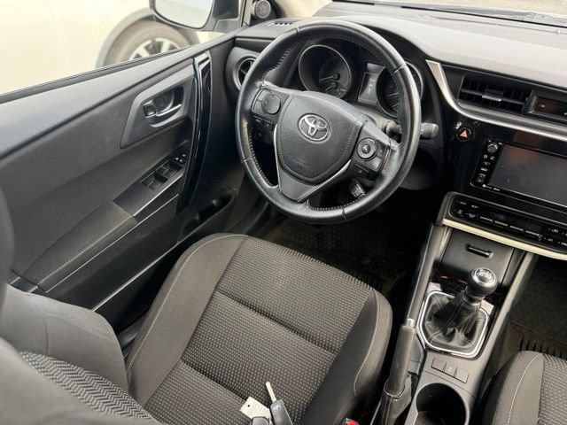 Used 2018 Toyota Corolla iM w/ All-Weather Mat Package FWD image 11