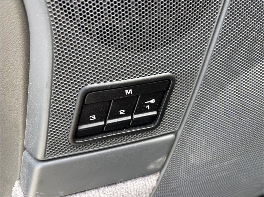 Used 2005 Porsche 911 Carrera RWD image 19