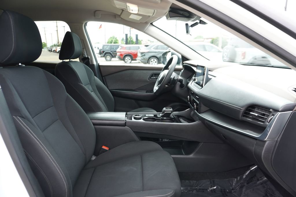 Used 2023 Nissan Rogue S AWD/4WD image 29