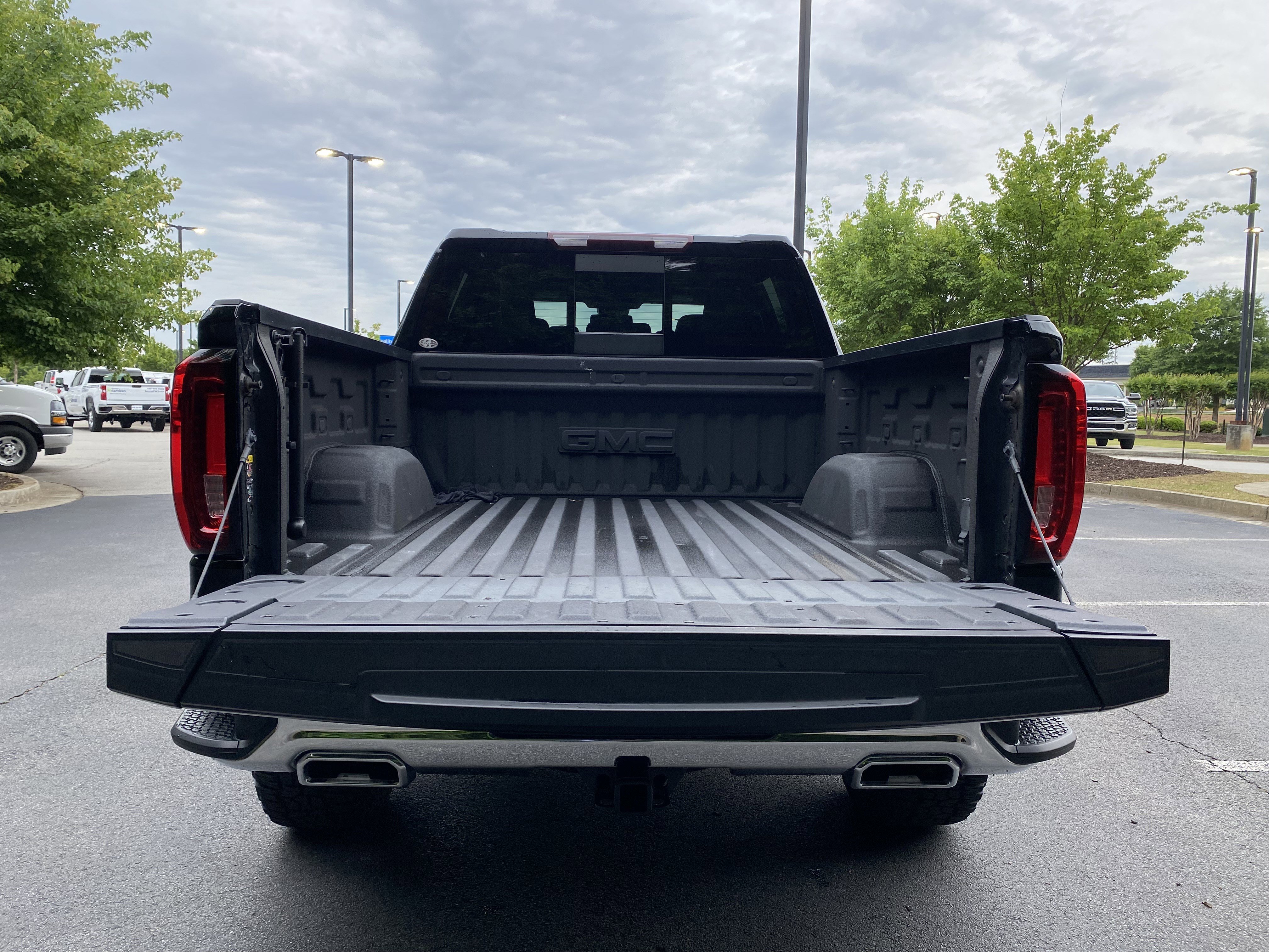 Used 2024 GMC Sierra 1500 SLT AWD/4WD image 12