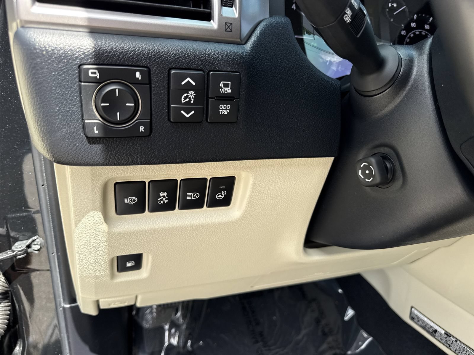 Used 2023 Lexus GX 460 Luxury w/ Sport Design Package AWD/4WD image 45