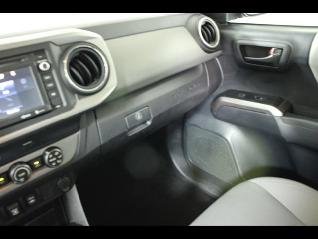 Used 2019 Toyota Tacoma SR5 AWD/4WD image 15