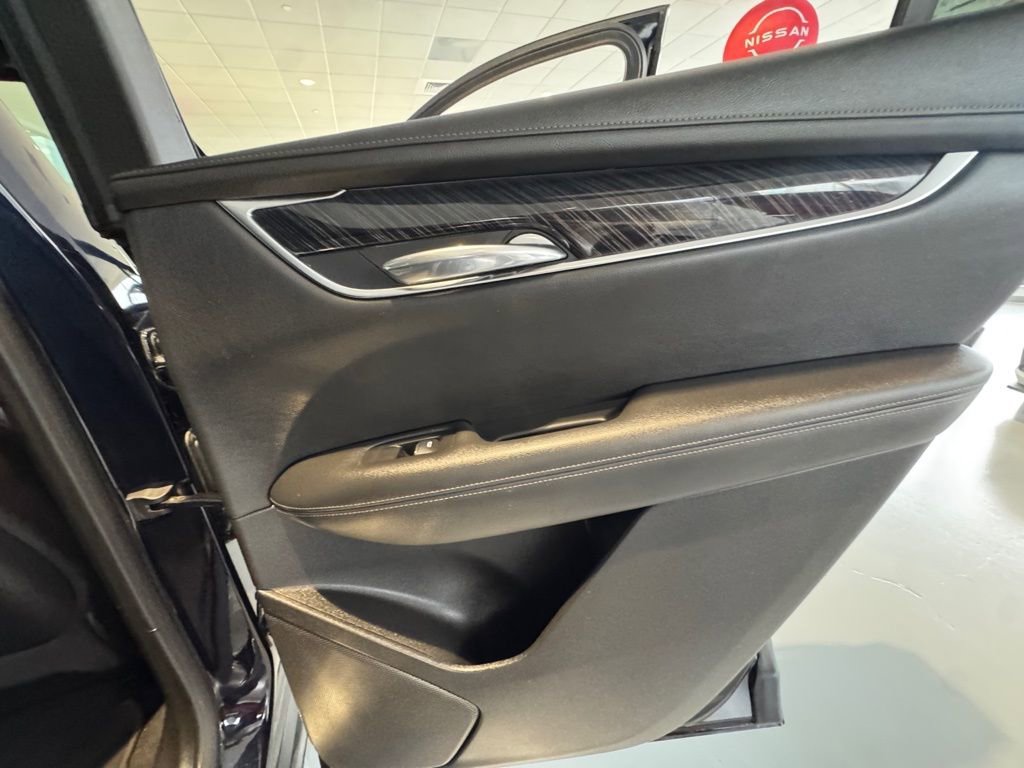 Used 2022 Cadillac XT6 Premium Luxury AWD/4WD image 29