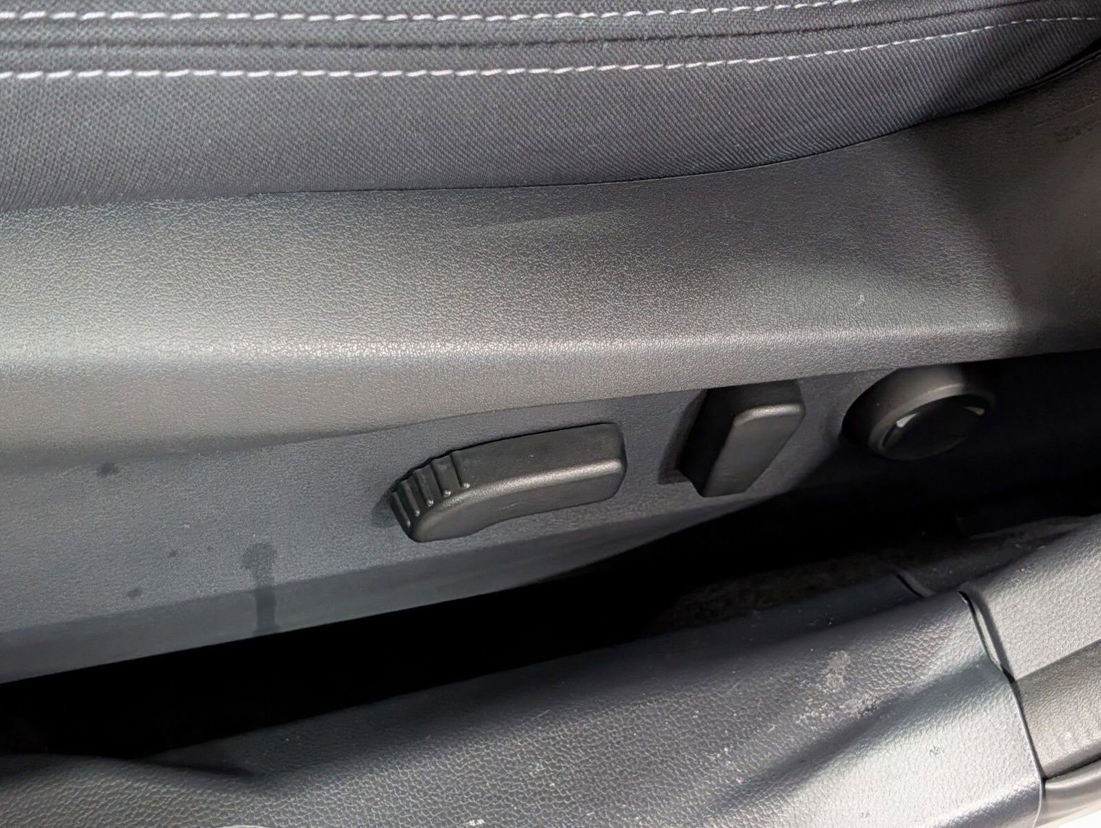 Used 2025 Subaru Outback Premium w/ Popular Package #1A image 15