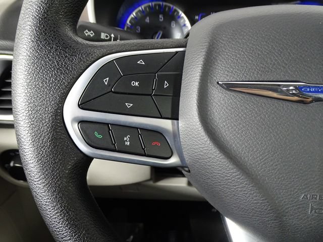 Used 2021 Chrysler Voyager L FWD image 22
