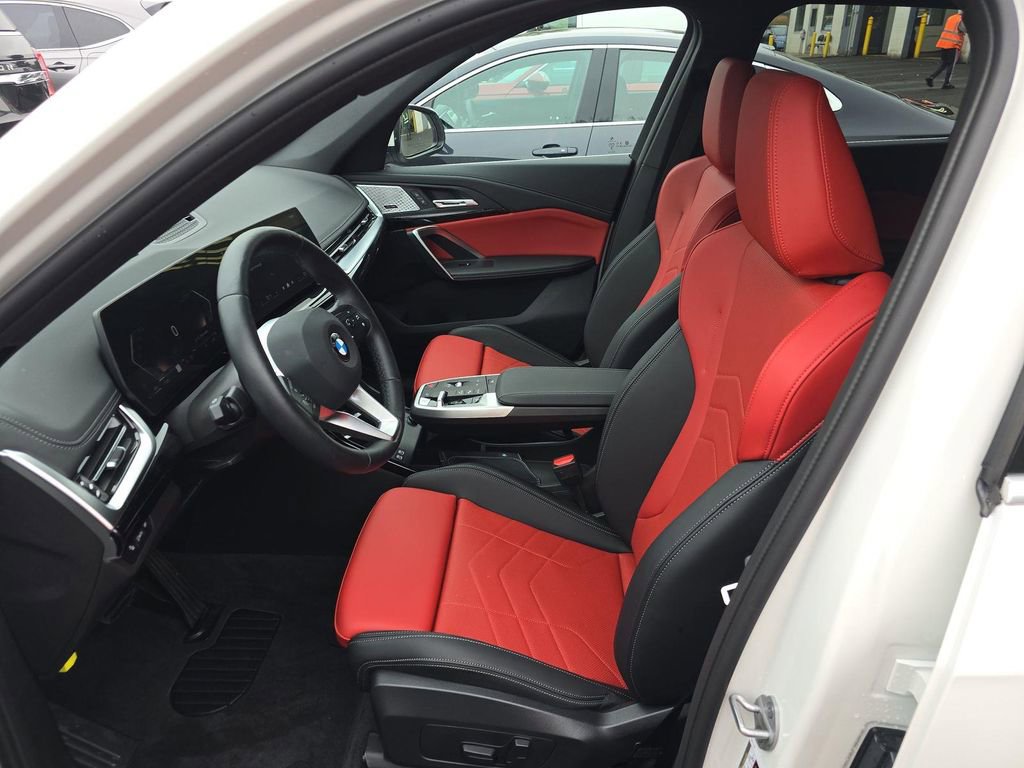 Certified 2025 BMW X1 xDrive28i w/ Premium Package image 4