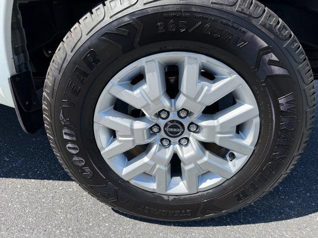 Used 2023 Nissan Frontier SV AWD/4WD image 30