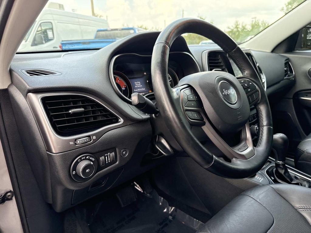 Used 2020 Jeep Cherokee Limited AWD/4WD image 25