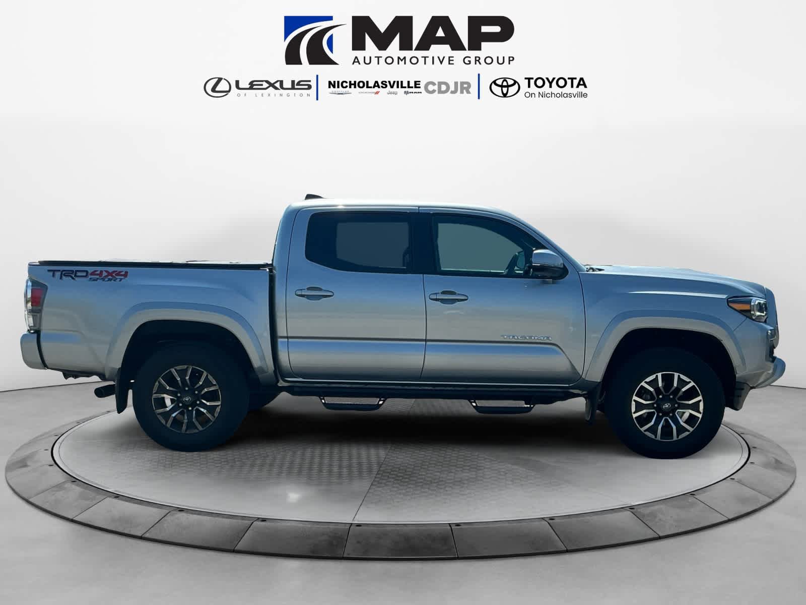 Used 2023 Toyota Tacoma TRD Sport AWD/4WD image 6