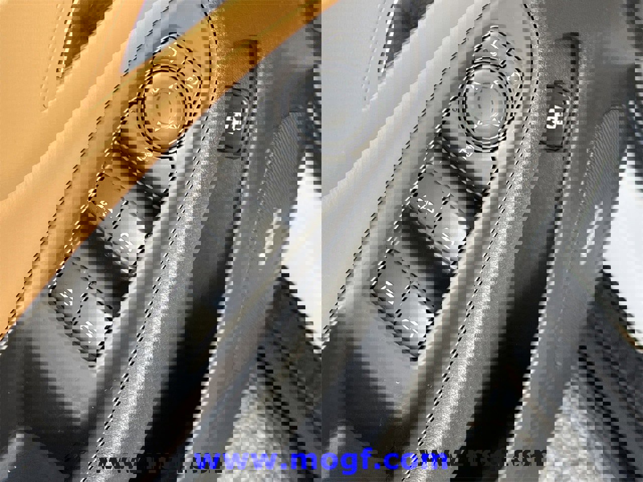 Used 2018 Chevrolet Volt Premier w/ Driver Confidence Package image 18