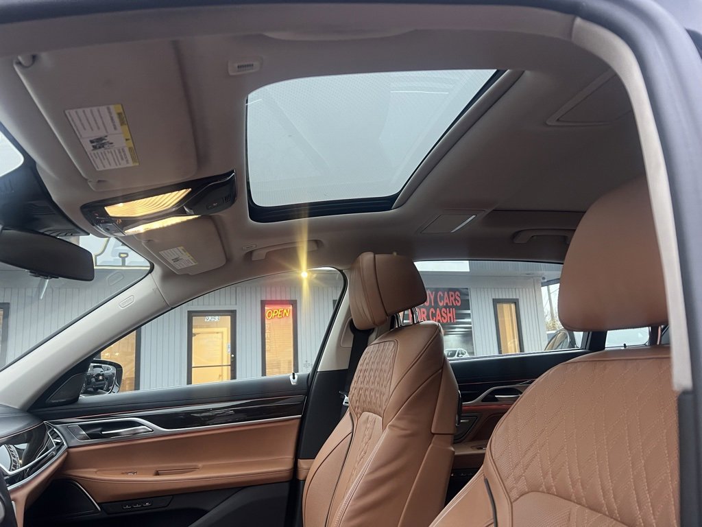 Used 2022 BMW 740i xDrive w/ Luxury Rear Seating Package image 23