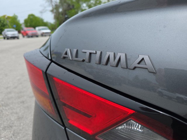Used 2024 Nissan Altima 2.5 SV image 14