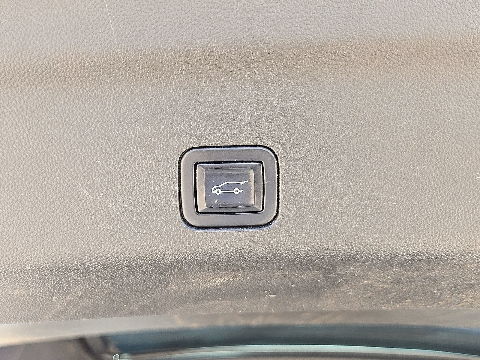 Used 2021 GMC Yukon AT4 w/ Technology Package AWD/4WD image 15