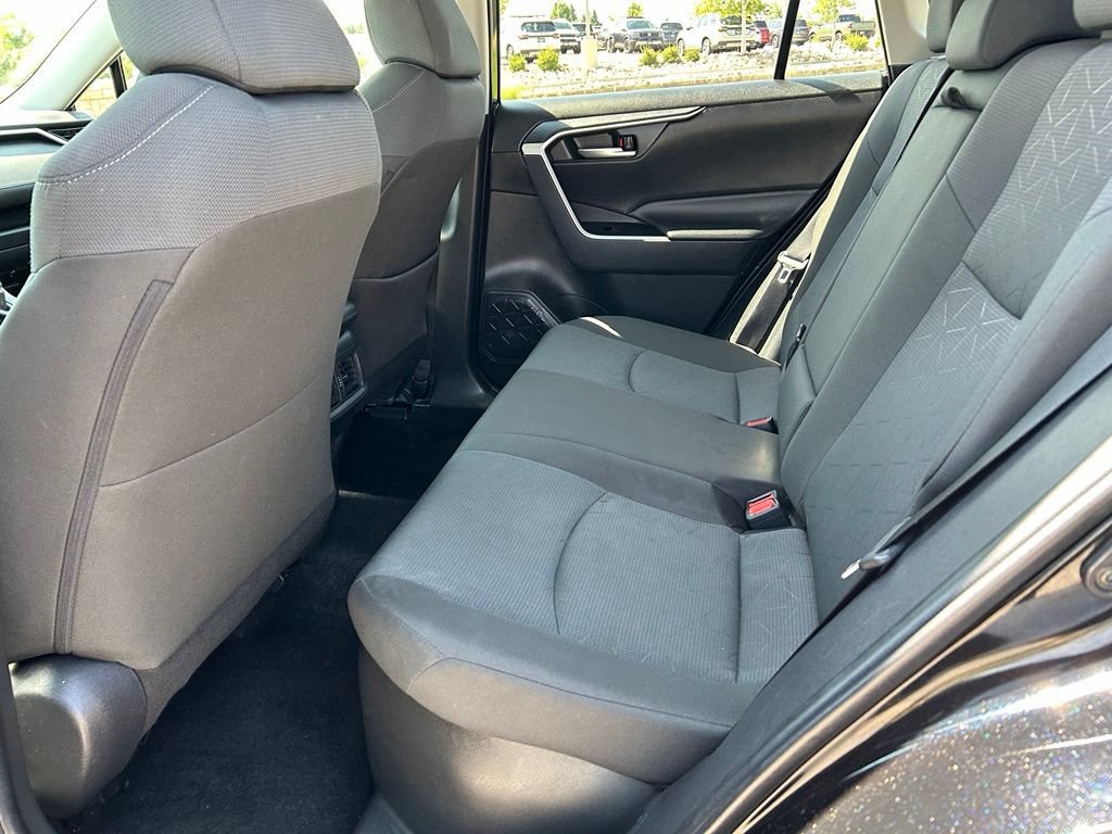 Used 2025 Toyota RAV4 XLE AWD/4WD image 26