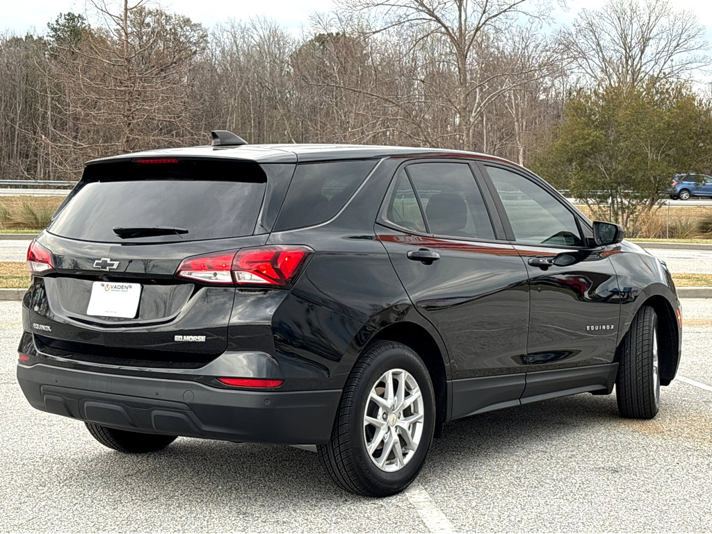 Used 2022 Chevrolet Equinox LS w/ LS Convenience Package image 19
