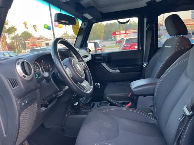 Used 2016 Jeep Wrangler Unlimited Rubicon w/ Connectivity Group AWD/4WD image 7