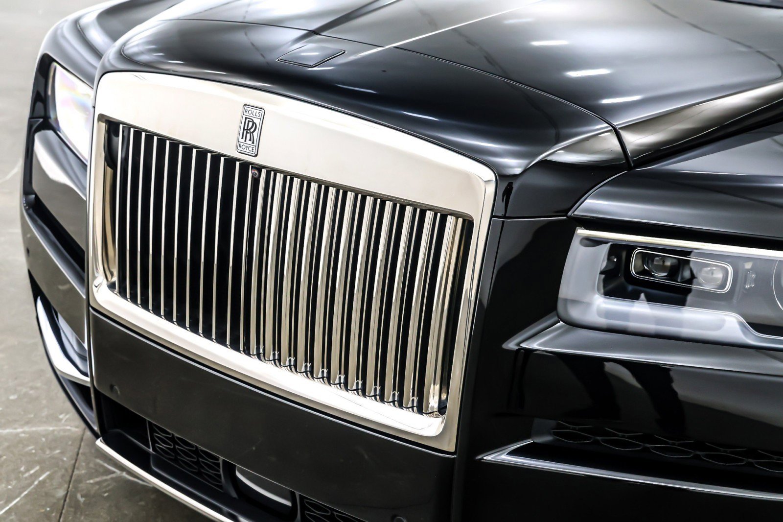 Used 2024 Rolls-Royce Cullinan image 13