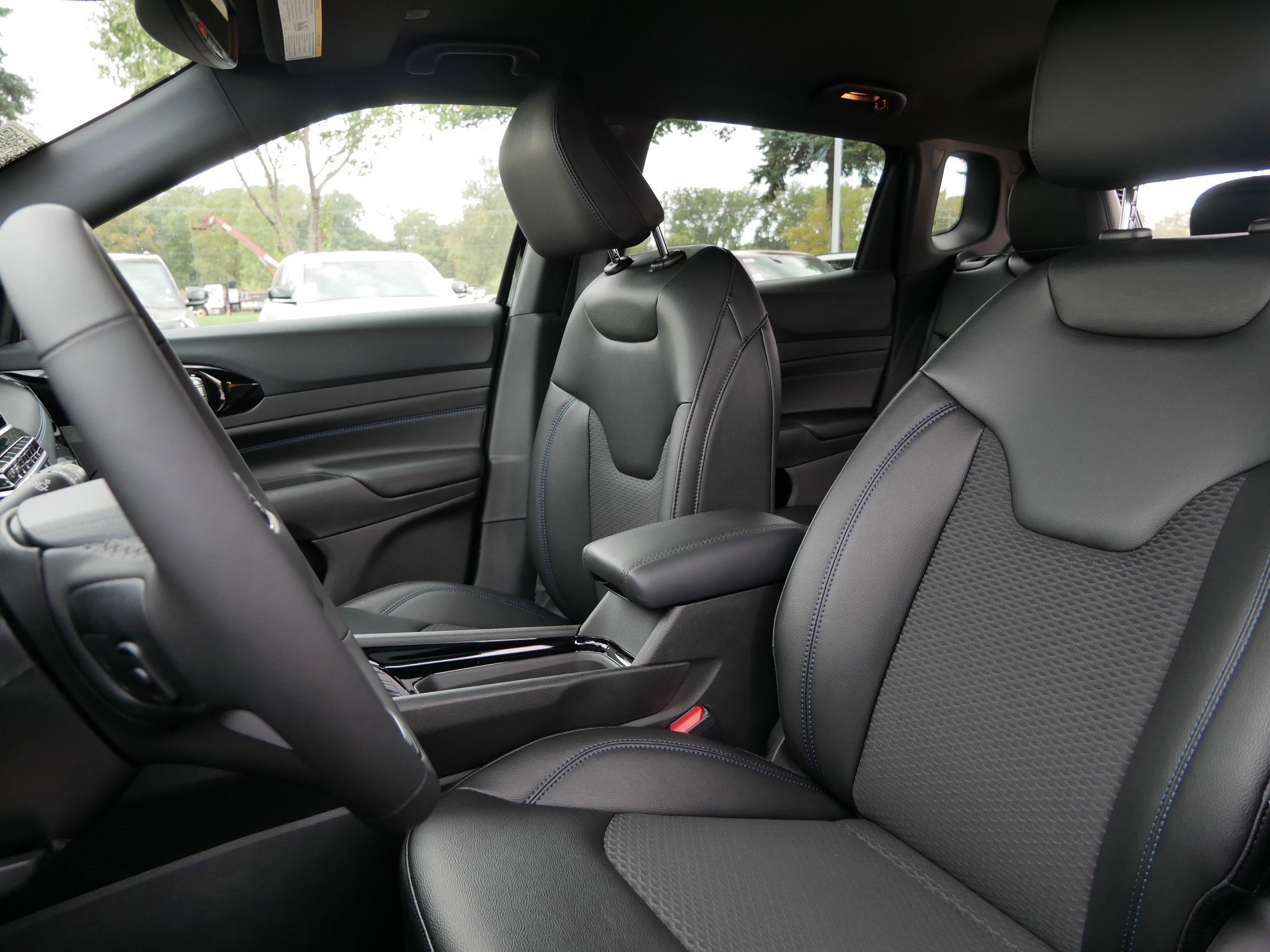 New 2026 Jeep Compass Latitude AWD/4WD image 9