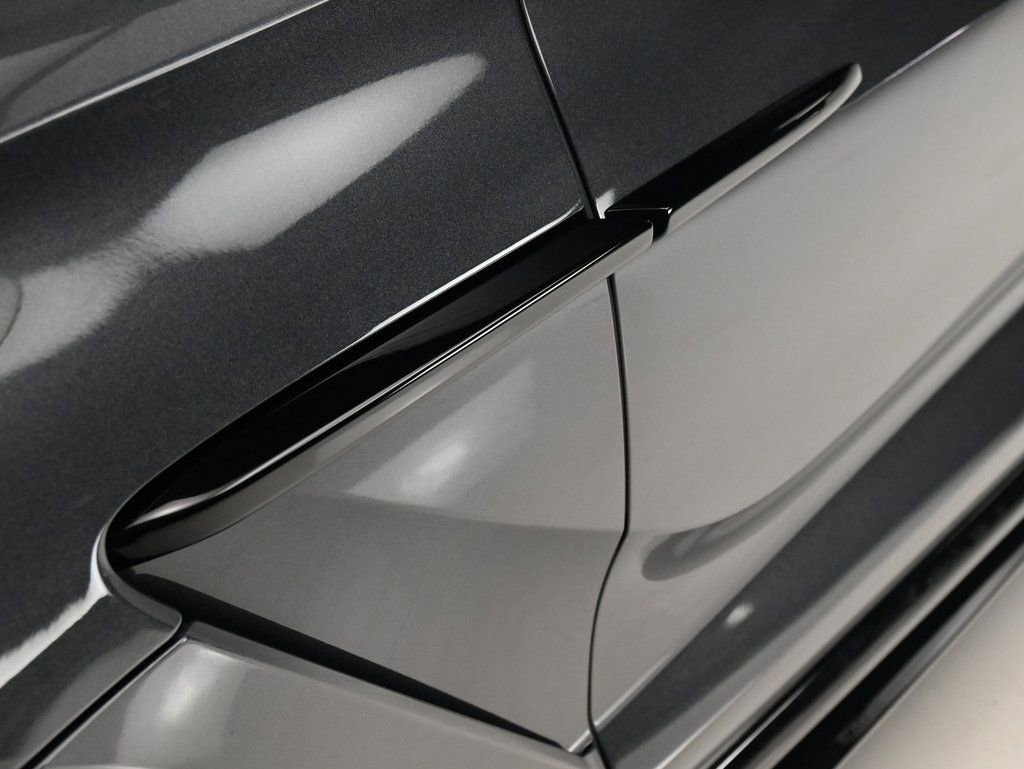 New 2026 Aston Martin DBX 707 image 28