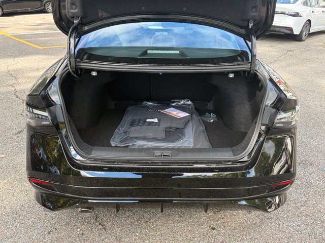 New 2027 Nissan Sentra SR w/ SR Premium Package FWD image 5