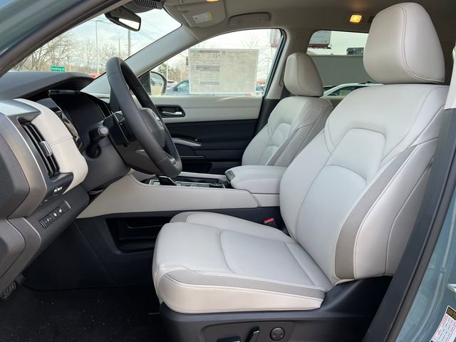 New 2026 Nissan Pathfinder SL video 4
