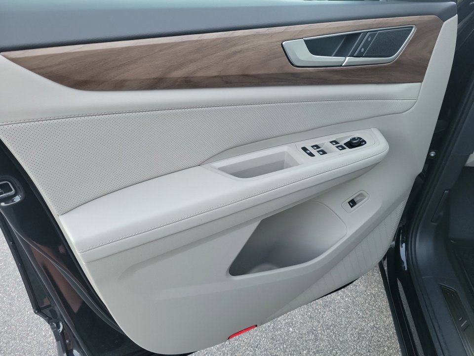 New 2026 Volkswagen Atlas SE image 32