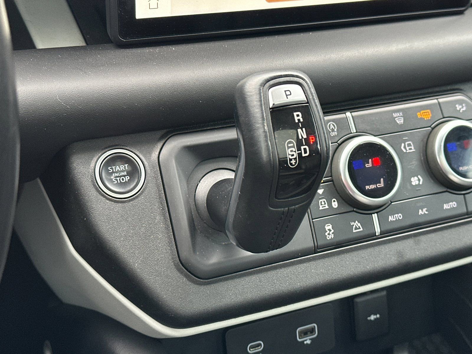 Used 2020 Land Rover Defender 110 HSE image 21