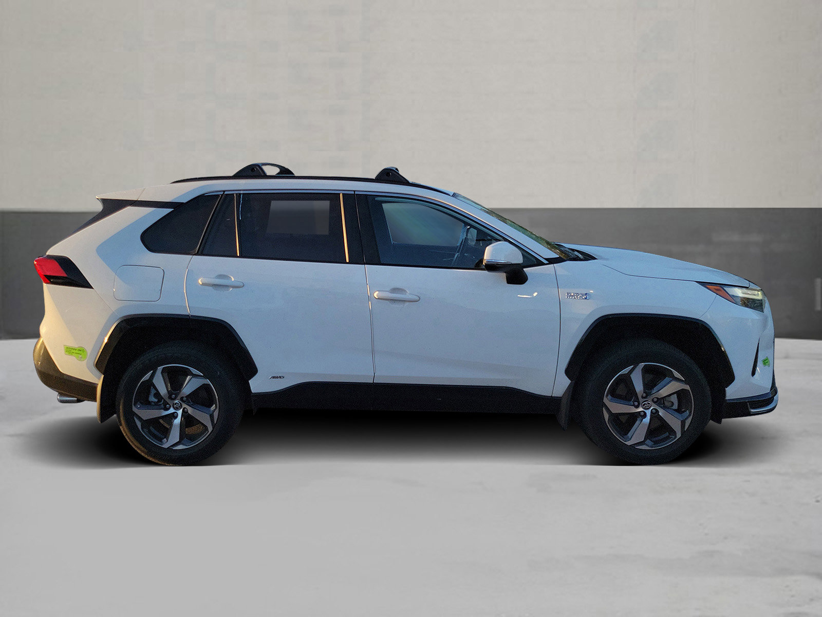 Used 2023 Toyota RAV4 SE w/ Weather & Moonroof Package AWD/4WD image 4