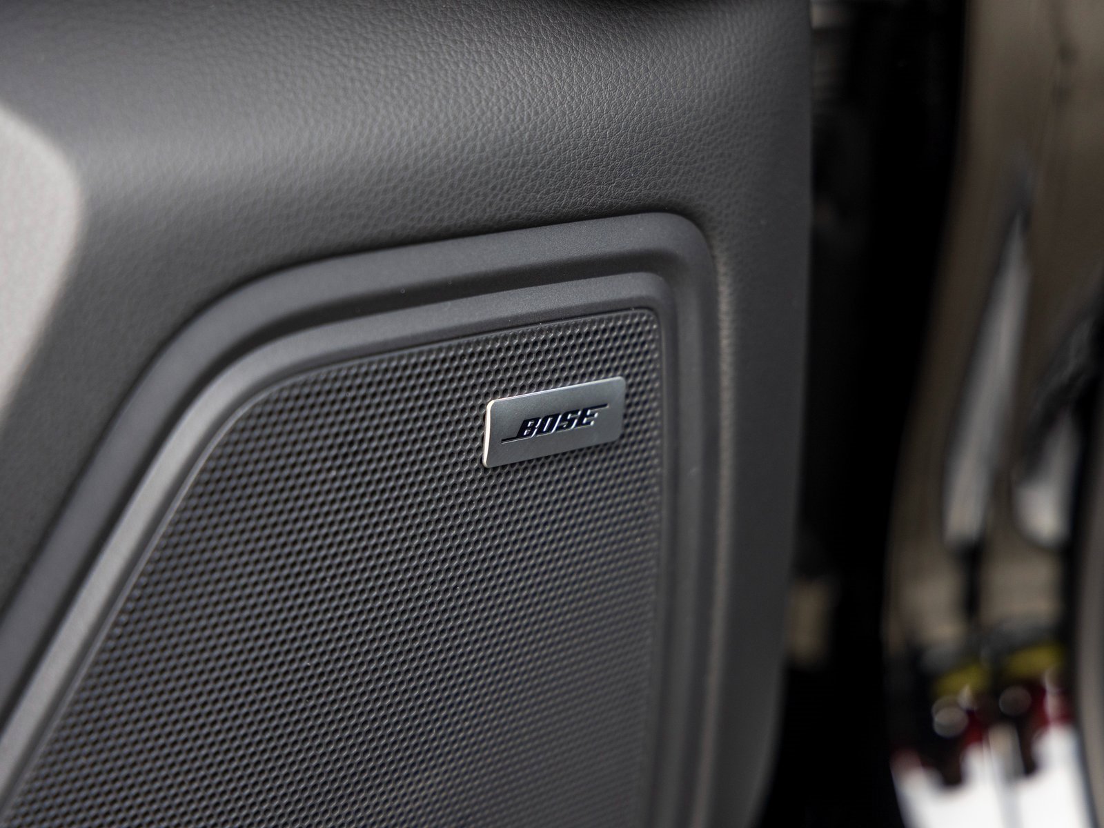 Certified 2025 Porsche Macan image 23