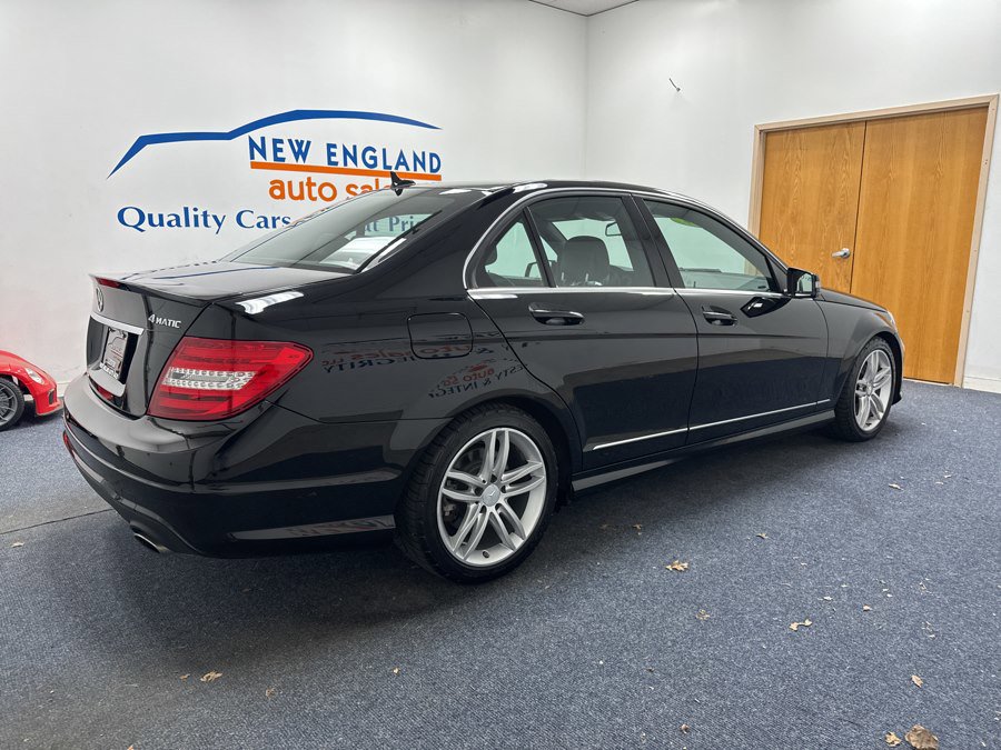 Used 2014 Mercedes-Benz C 300 4MATIC Sedan image 3