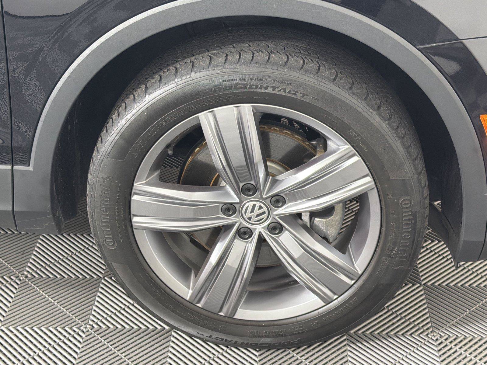 Used 2021 Volkswagen Tiguan SEL AWD/4WD image 12
