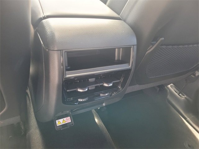 New 2025 Jeep Grand Cherokee Altitude image 9