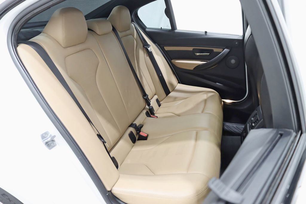Used 2016 BMW M3 RWD image 31