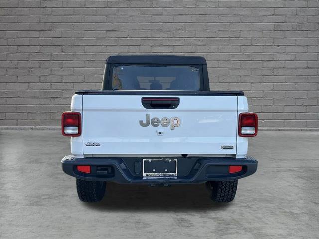Certified 2023 Jeep Gladiator Overland AWD/4WD image 7