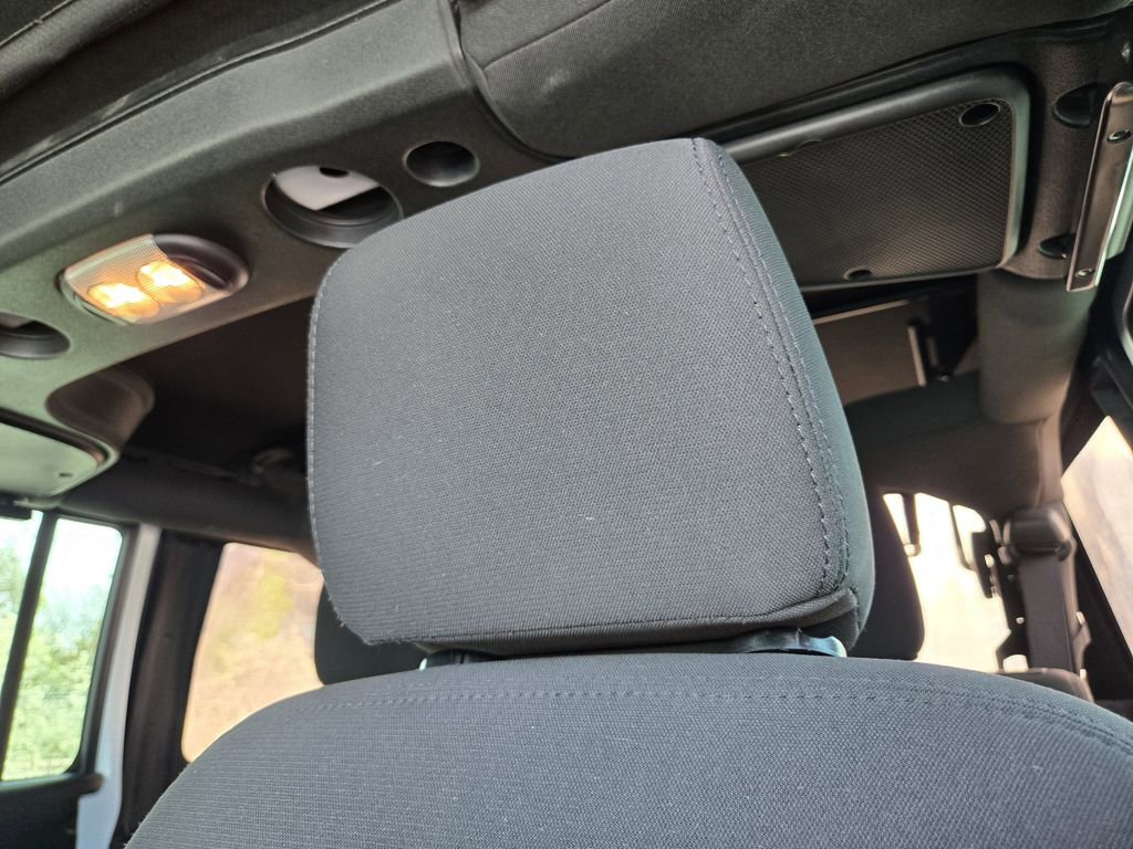 Used 2016 Jeep Wrangler Unlimited Sport image 17