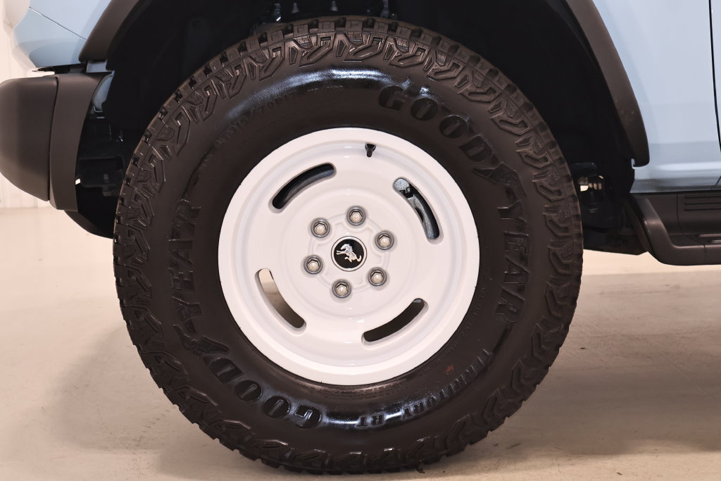 Used 2025 Ford Bronco Heritage Edition AWD/4WD image 37