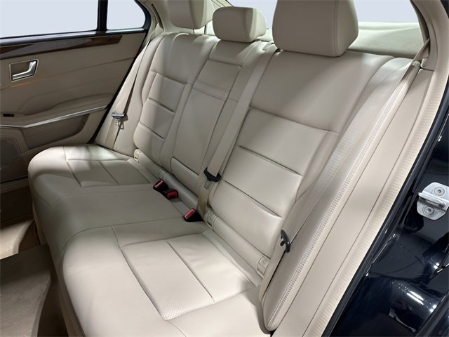 Used 2014 Mercedes-Benz E 350 4MATIC Sedan image 26