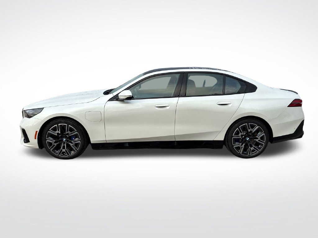 New 2027 BMW 550e xDrive w/ Premium Package AWD/4WD image 6
