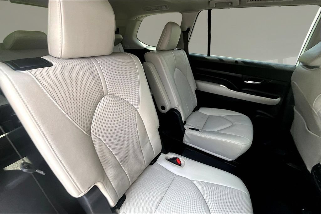 Used 2024 Toyota Grand Highlander AWD image 24