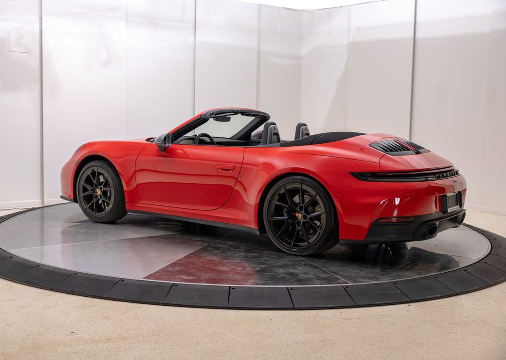 Used 2025 Porsche 911 Carrera T RWD image 4