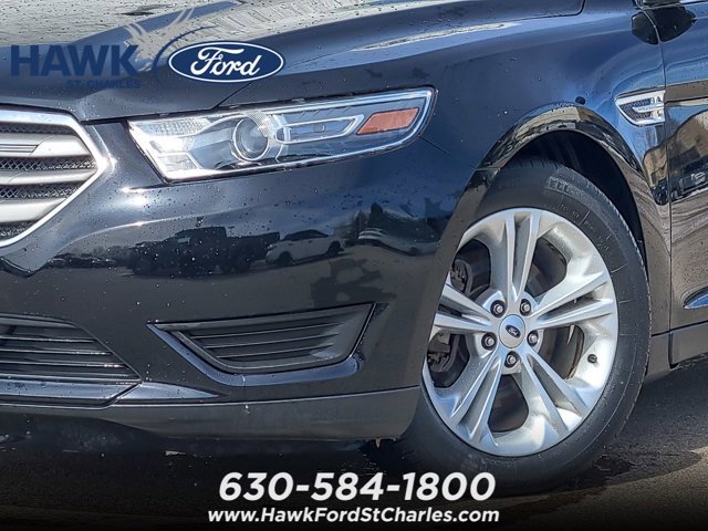 Certified 2017 Ford Taurus SE image 3