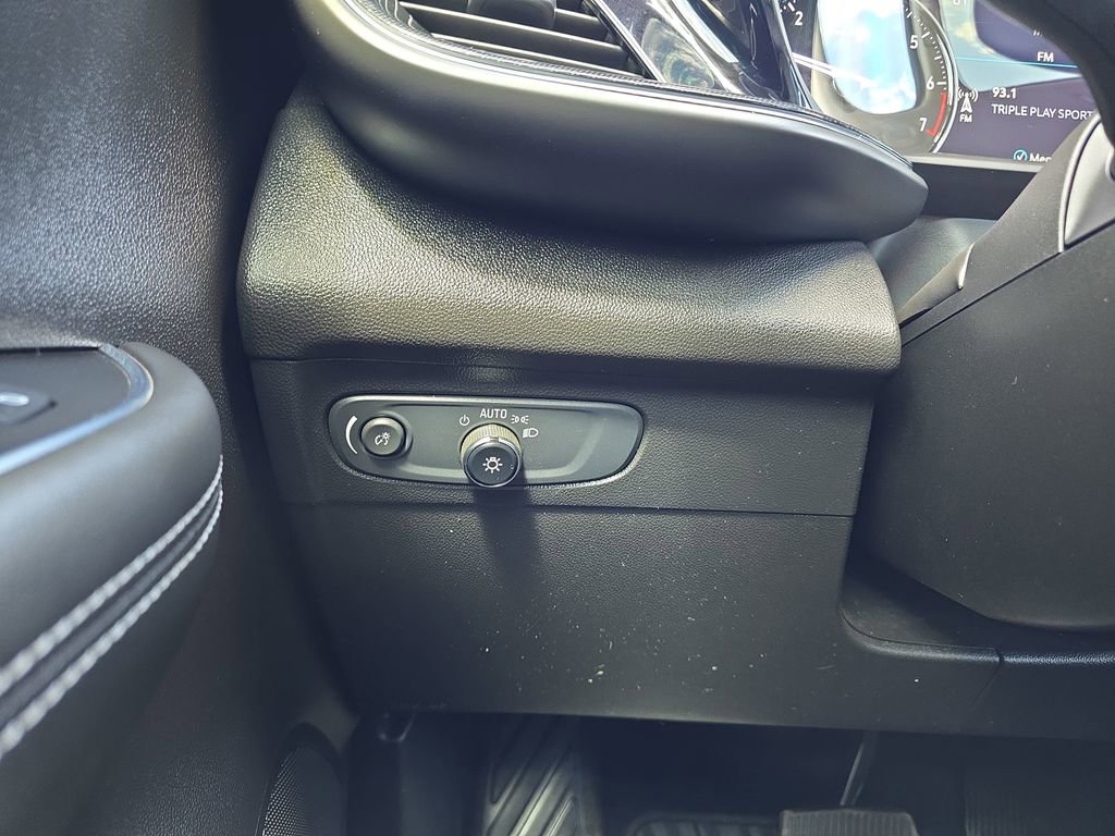 Used 2021 Buick Envision Essence w/ Sport Touring Package FWD image 26