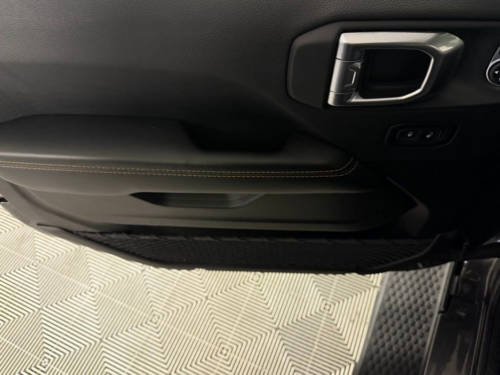 Used 2025 Jeep Wrangler Unlimited Sahara image 21