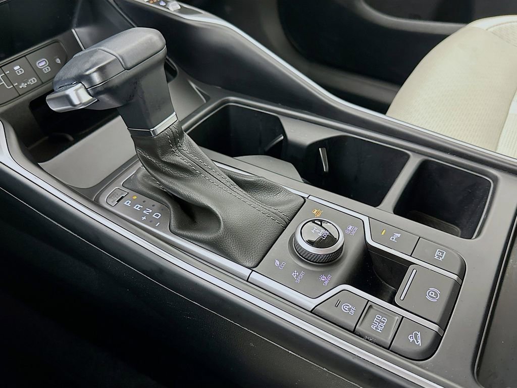Certified 2025 Kia Sorento S image 26
