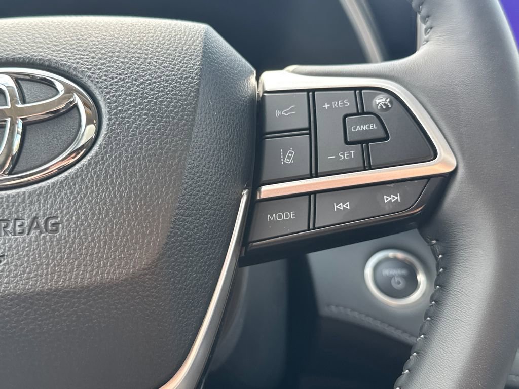 Used 2026 Toyota Highlander XLE image 22