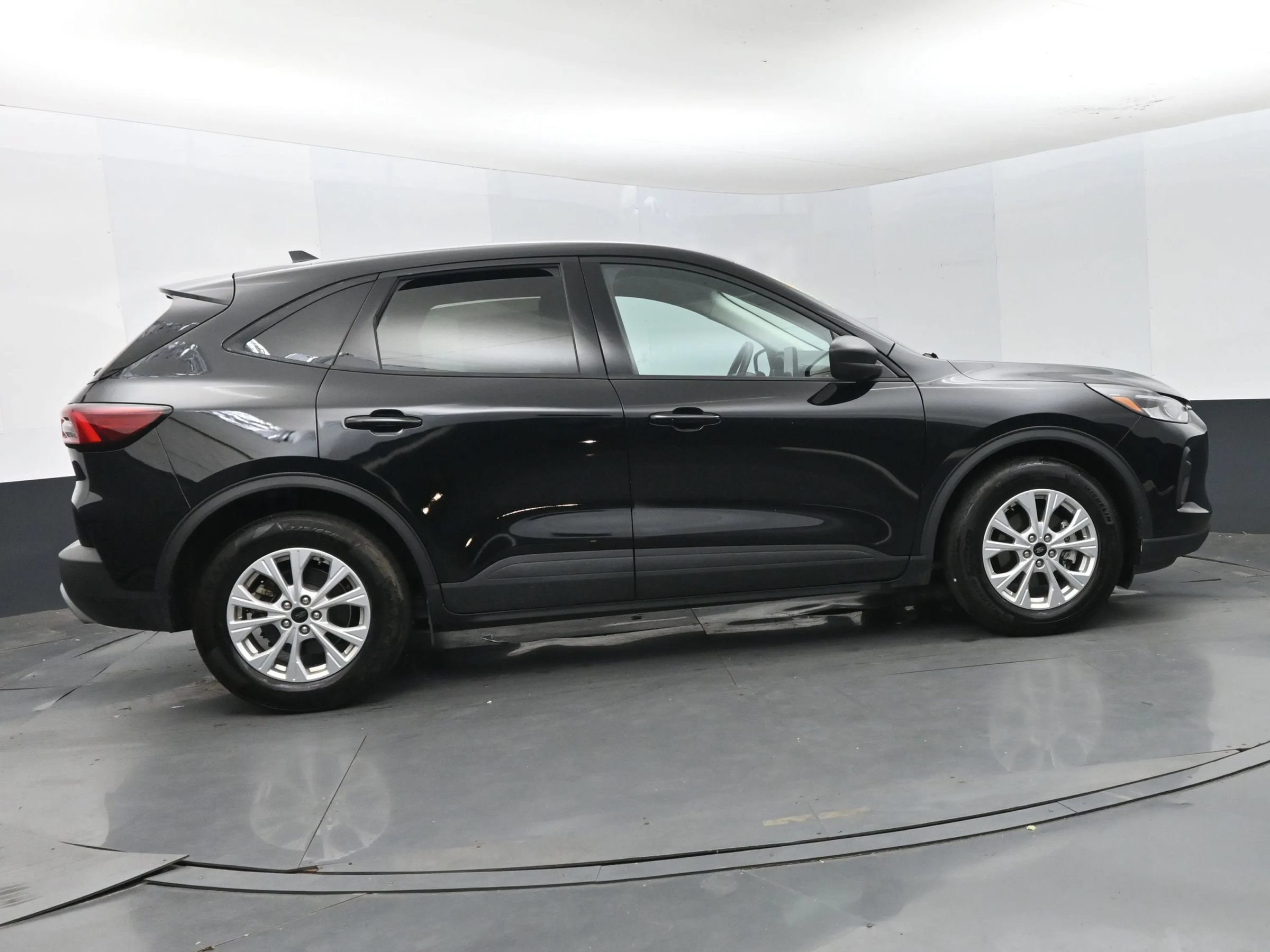 Used 2025 Ford Escape Active FWD image 4