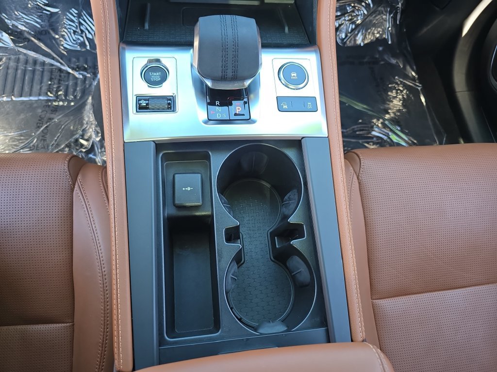 Certified 2025 Jaguar F-PACE R-Dynamic S AWD/4WD image 25