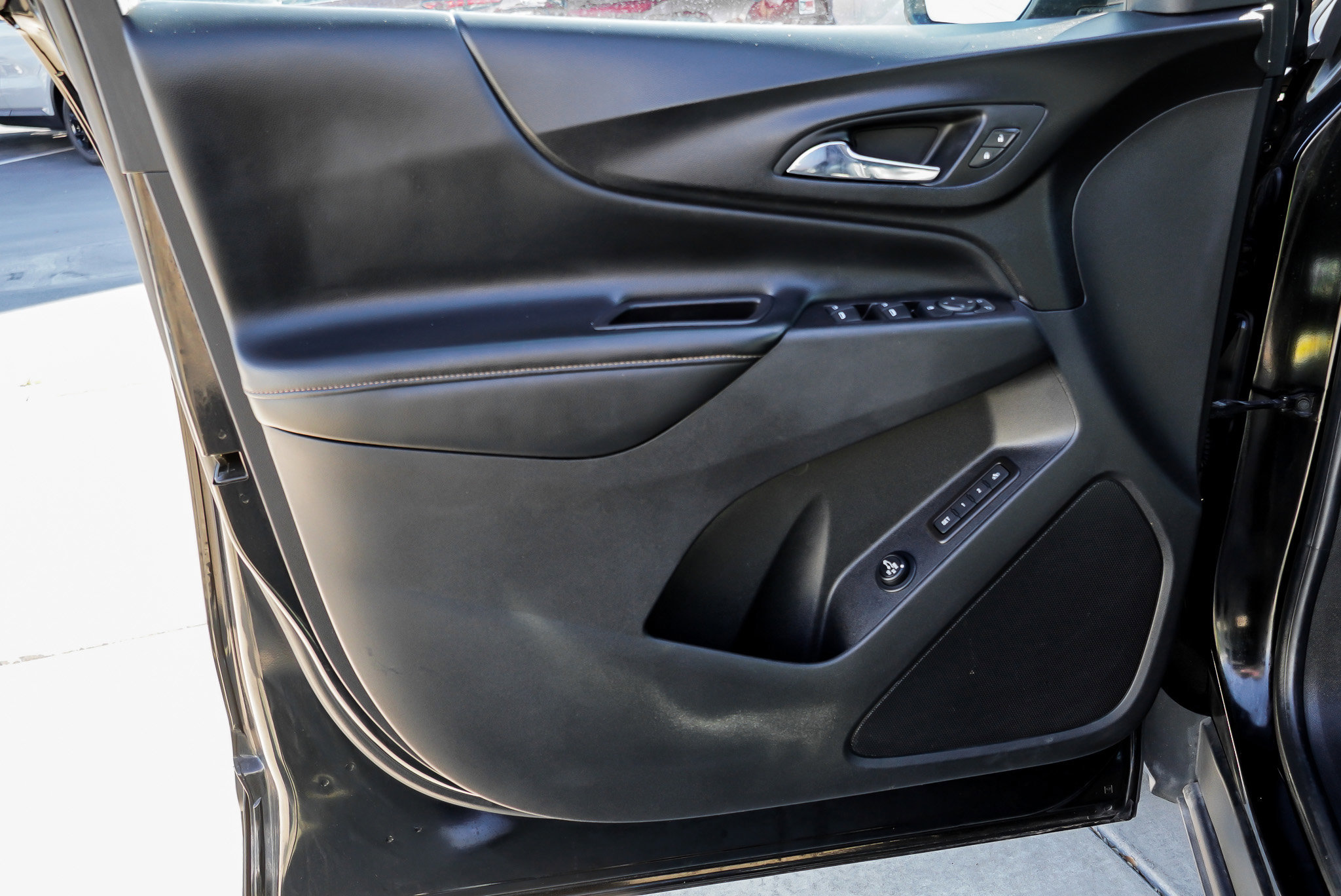 Used 2020 Chevrolet Equinox Premier w/ Premier Redline Edition image 21