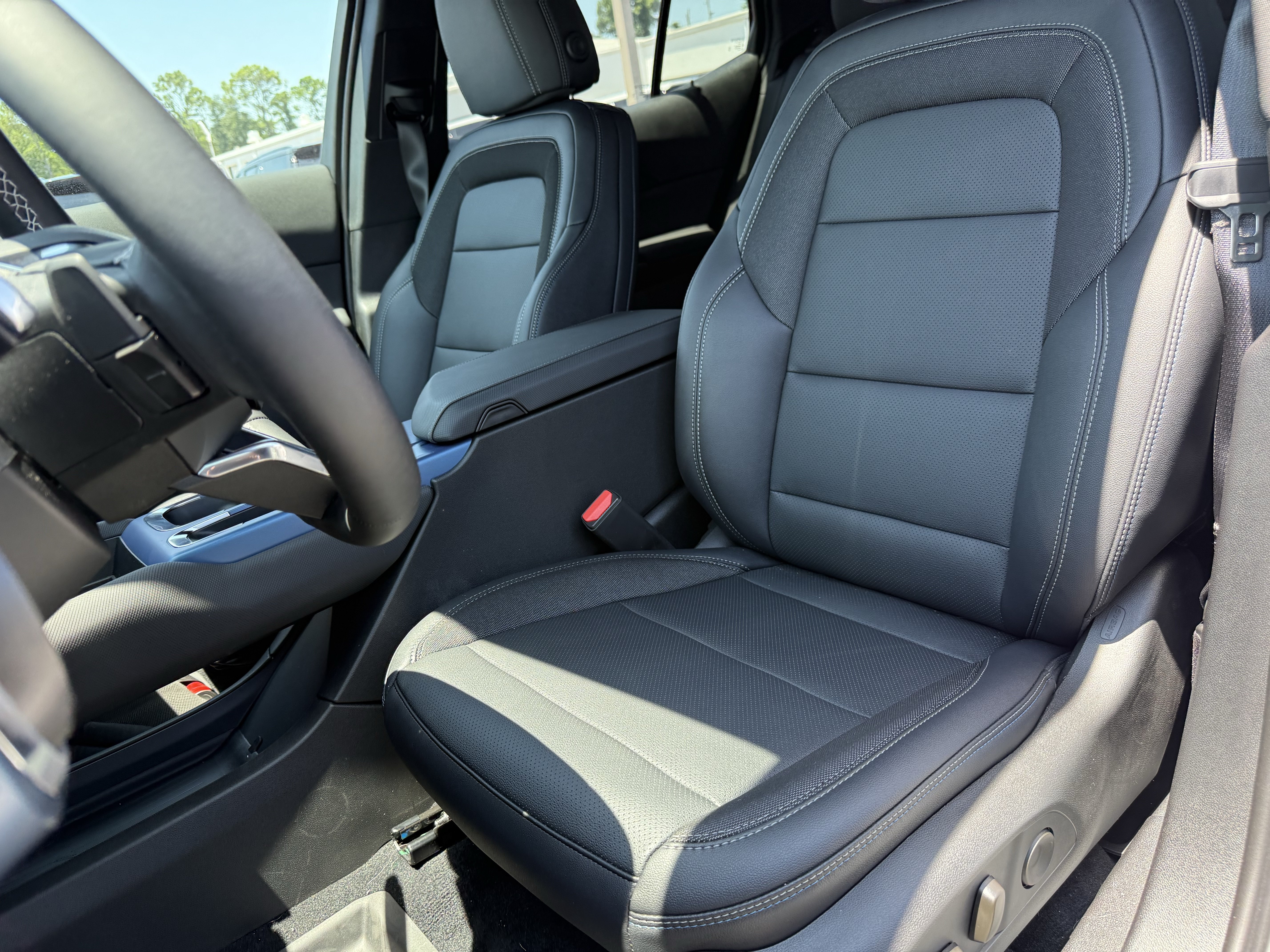 New 2026 Chevrolet Equinox EV LT FWD image 15